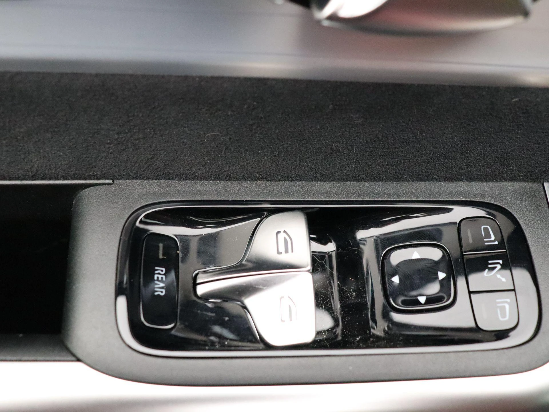 Mercedes-Benz-CLA-image-9