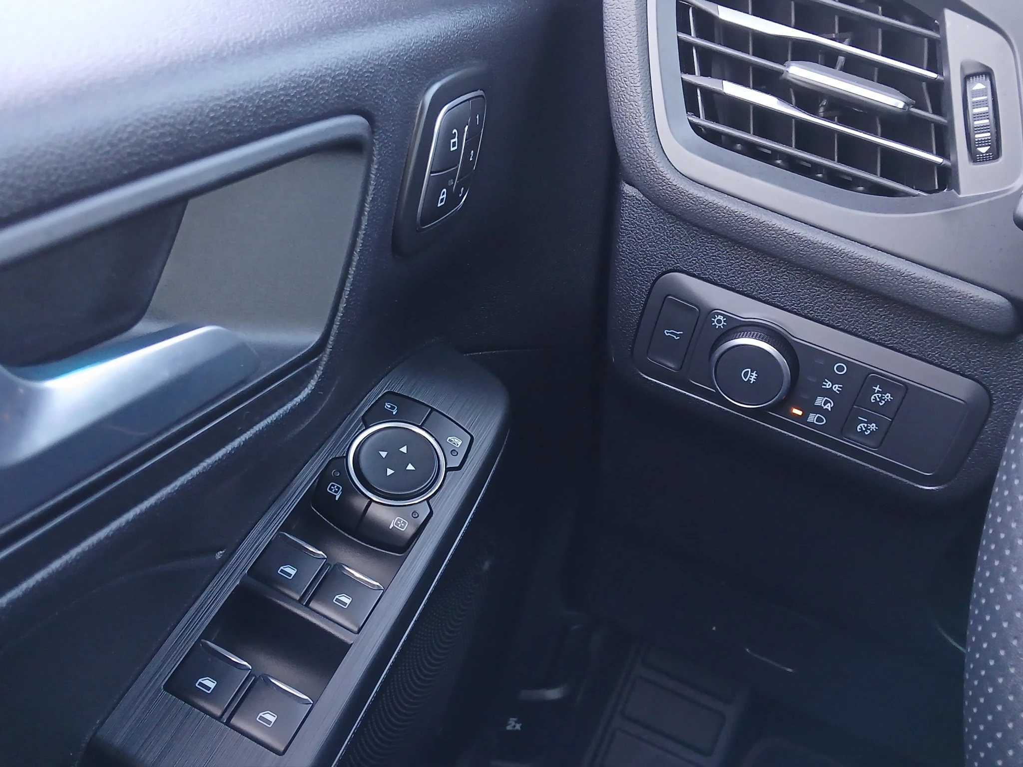 Ford-Kuga-image-16