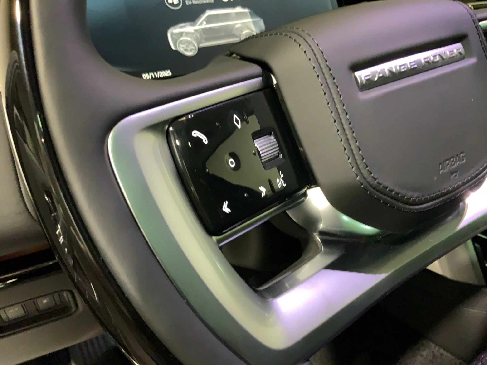 Land Rover-Range Rover-image-21