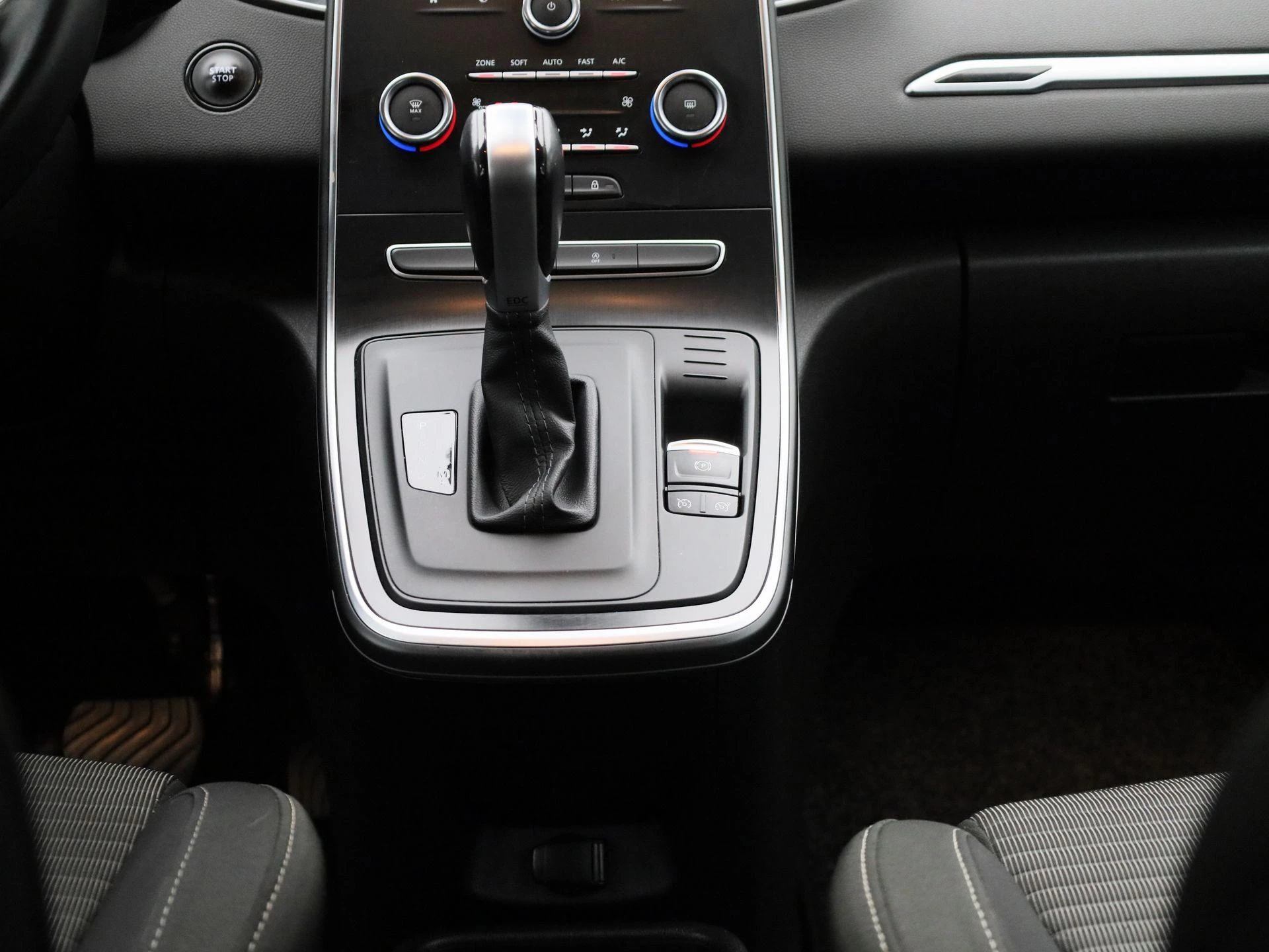 Renault-Scénic-image-9
