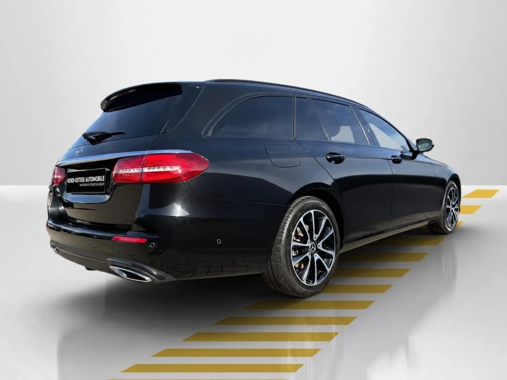 Mercedes-Benz-E-Klasse 220-image-13