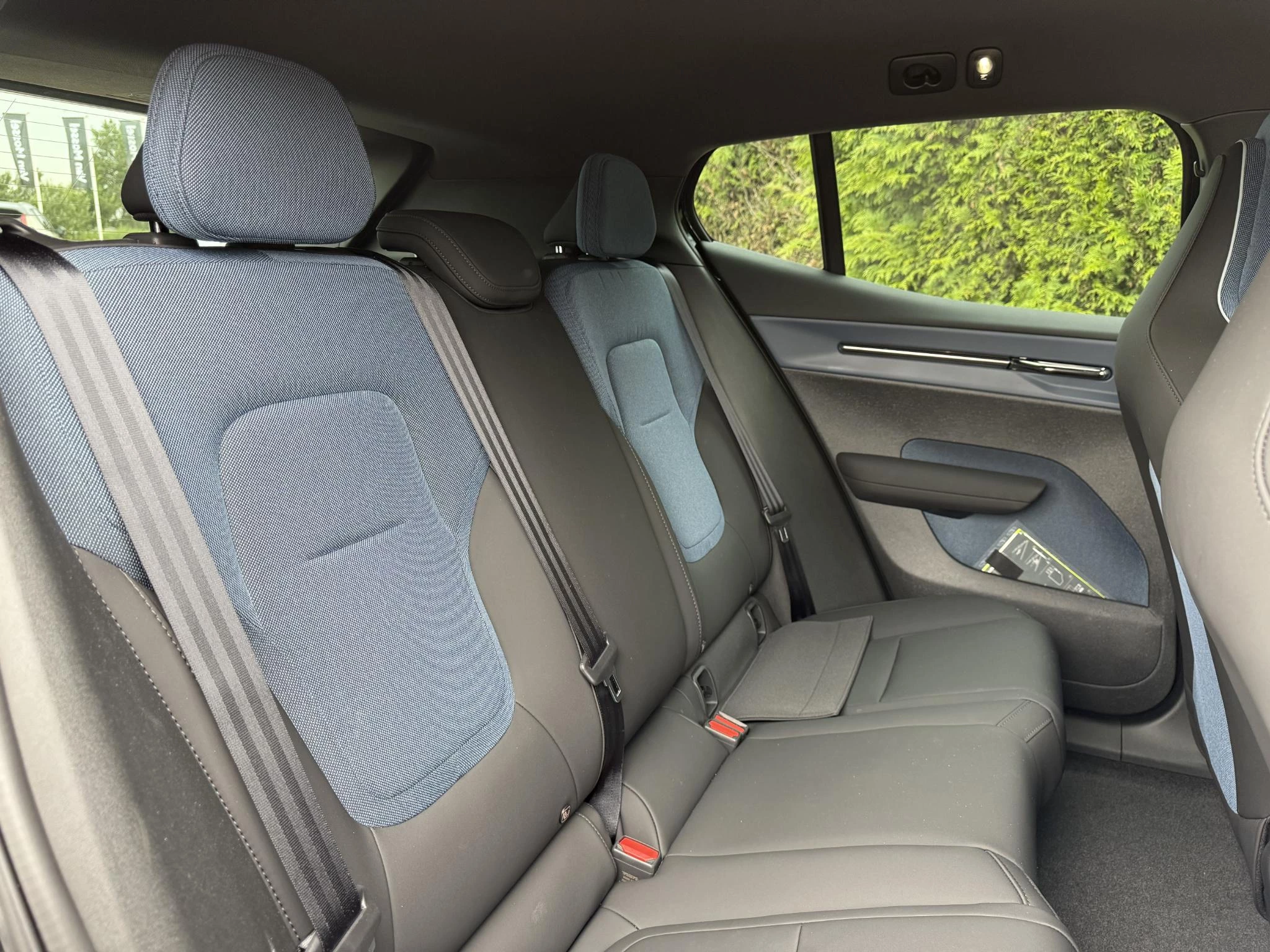 Volvo EX30 Single Motor Essential 51 kWh