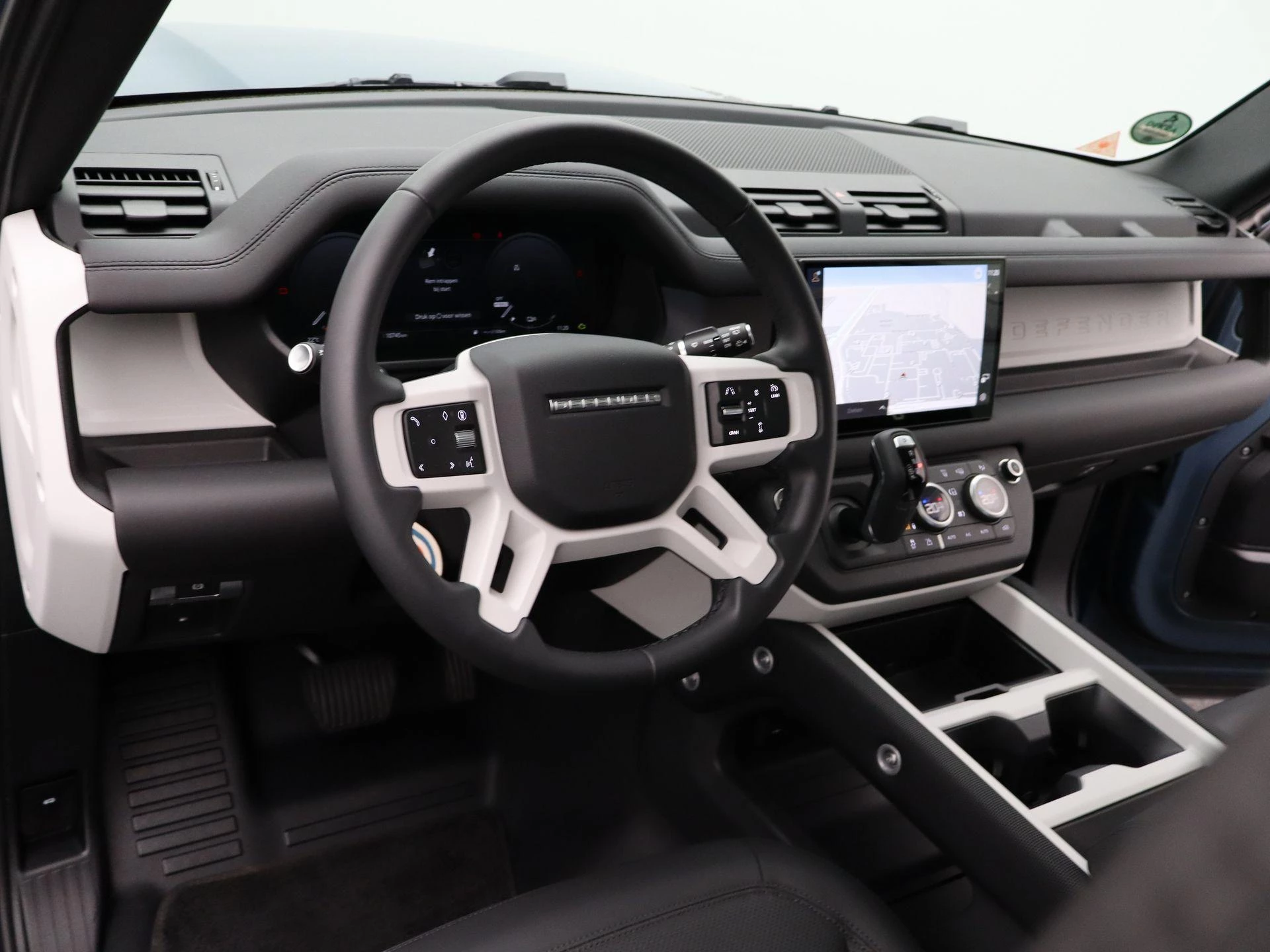 Land Rover-Defender-image-29