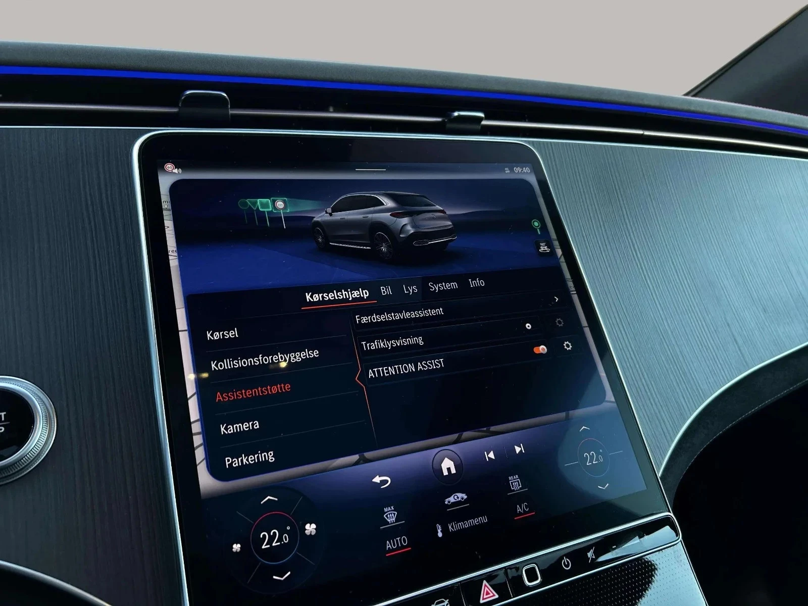 Mercedes-Benz-EQE-image-18