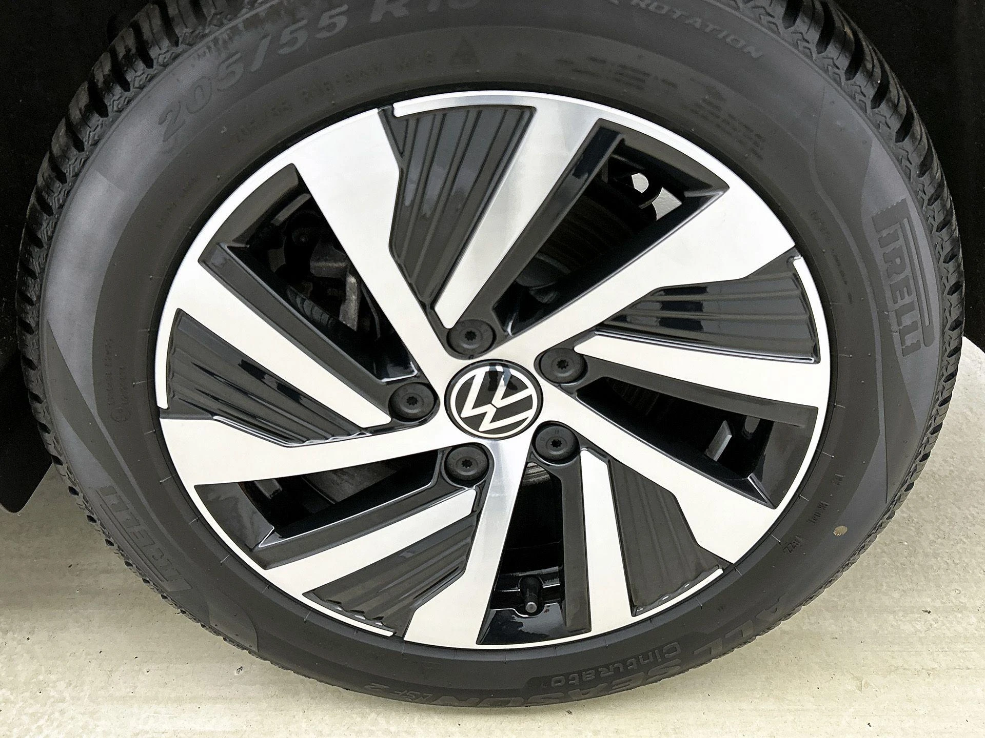 Volkswagen-Golf-image-32