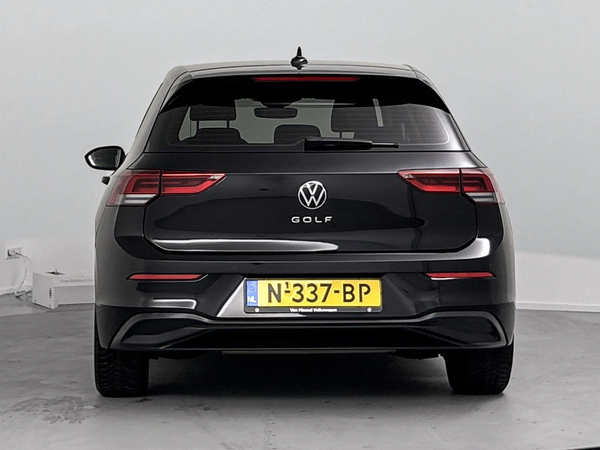Volkswagen-Golf-image-2