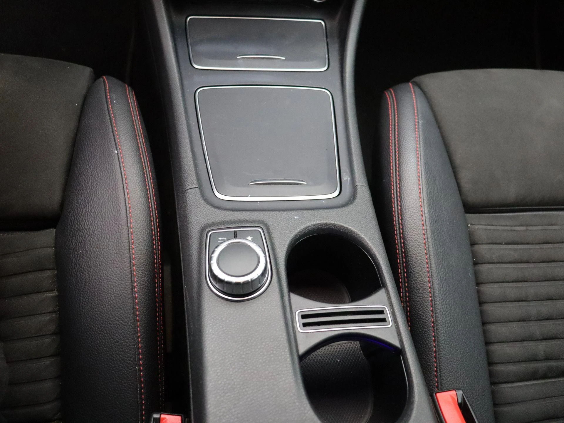 Mercedes-Benz-A-Klasse-image-16