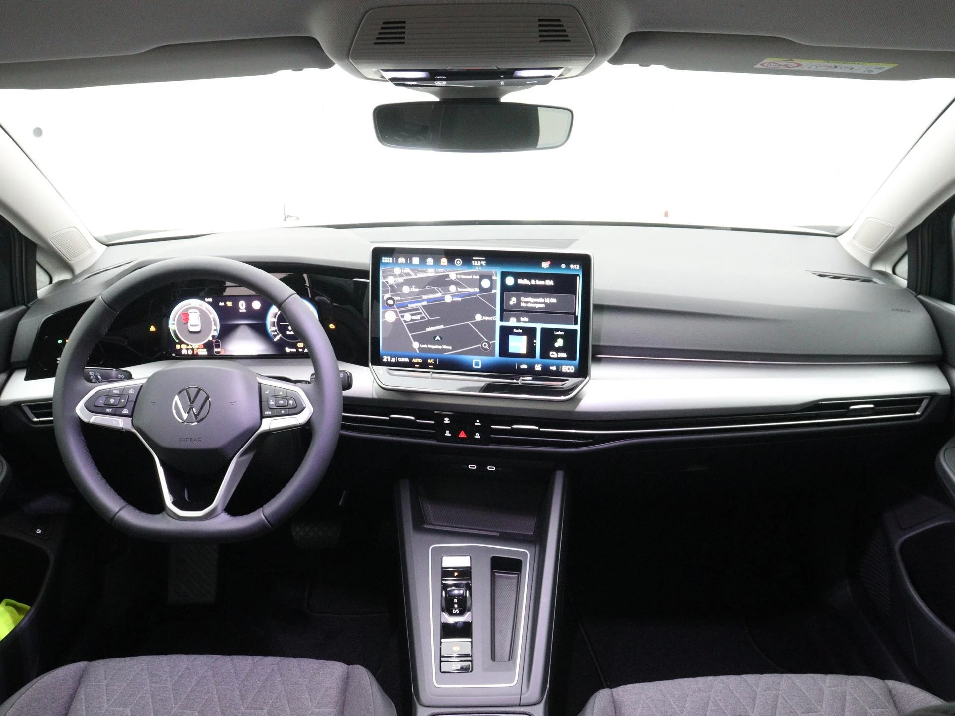 Volkswagen Golf 1.5 eHybrid Life Edition 204 PK Automaat