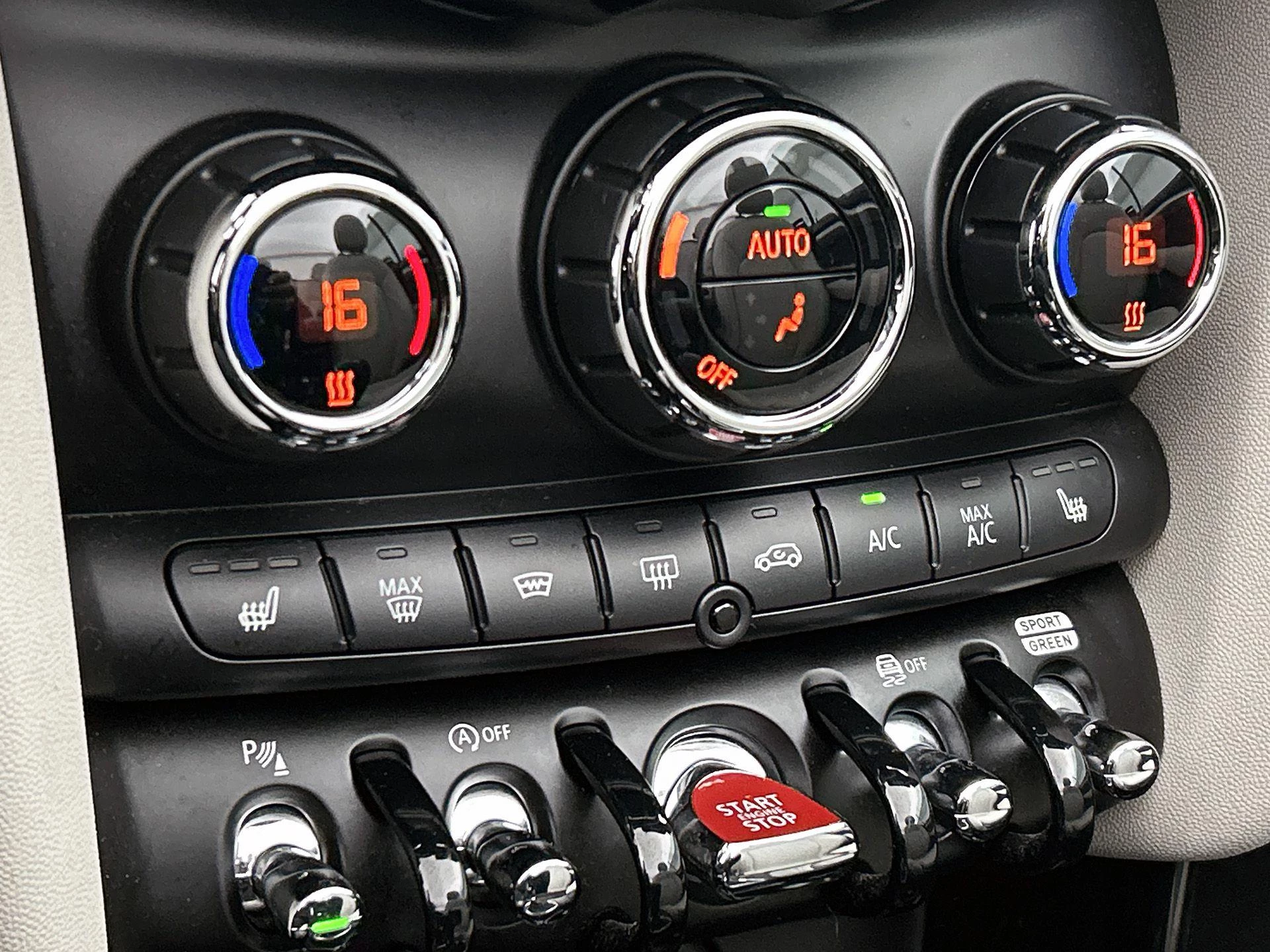 MINI-Cooper S Cabrio-image-27