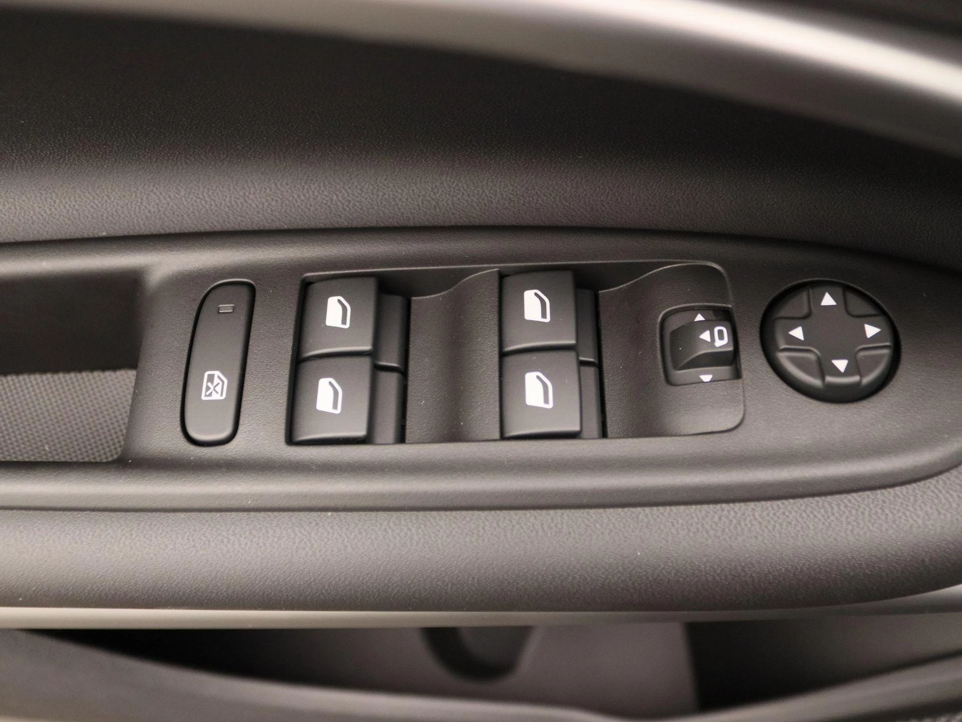 Jeep Avenger 1.2 e-Hybrid Summit