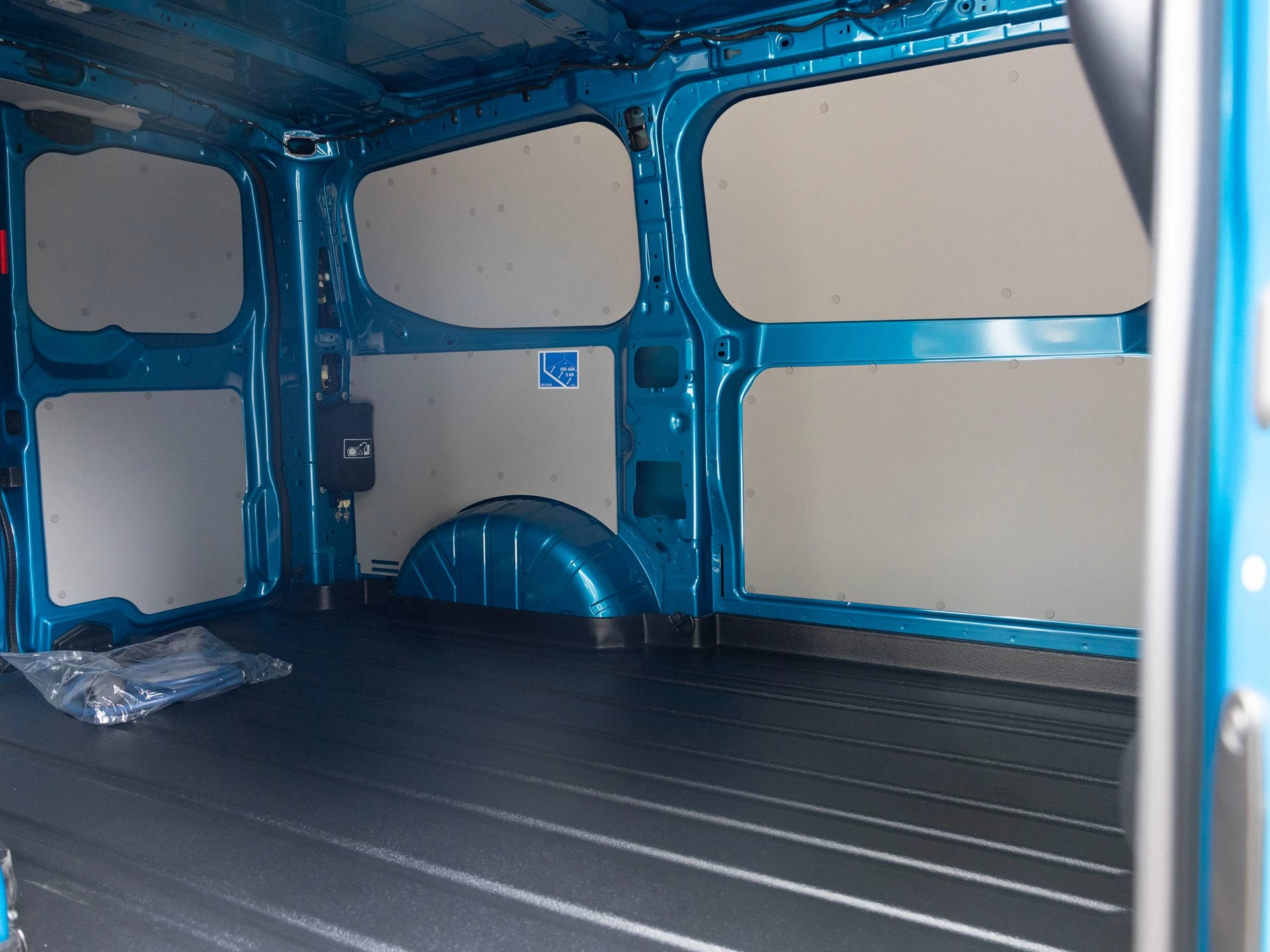 Ford-Transit Custom-image-5