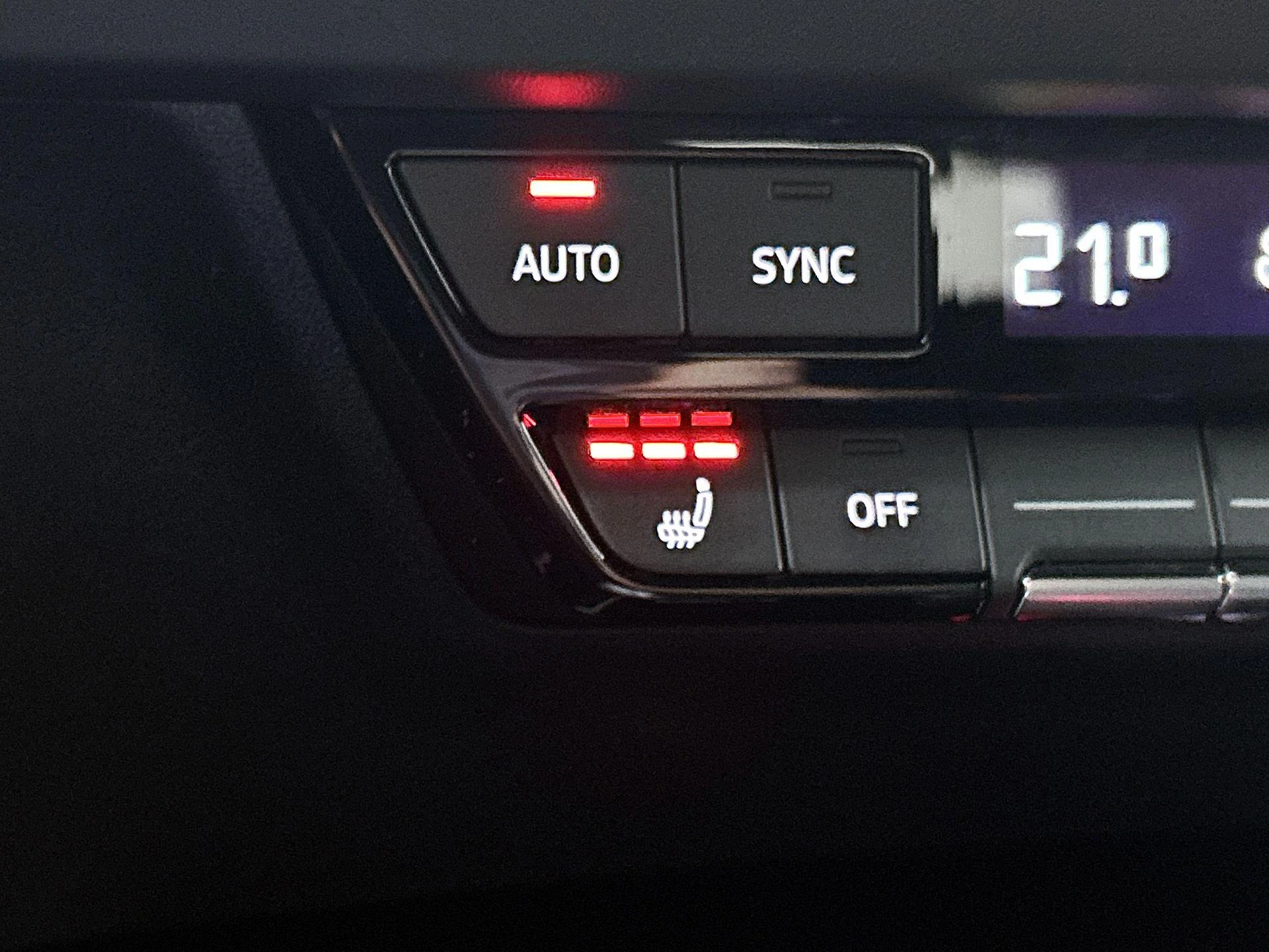 Audi-Q4 e-tron-image-8