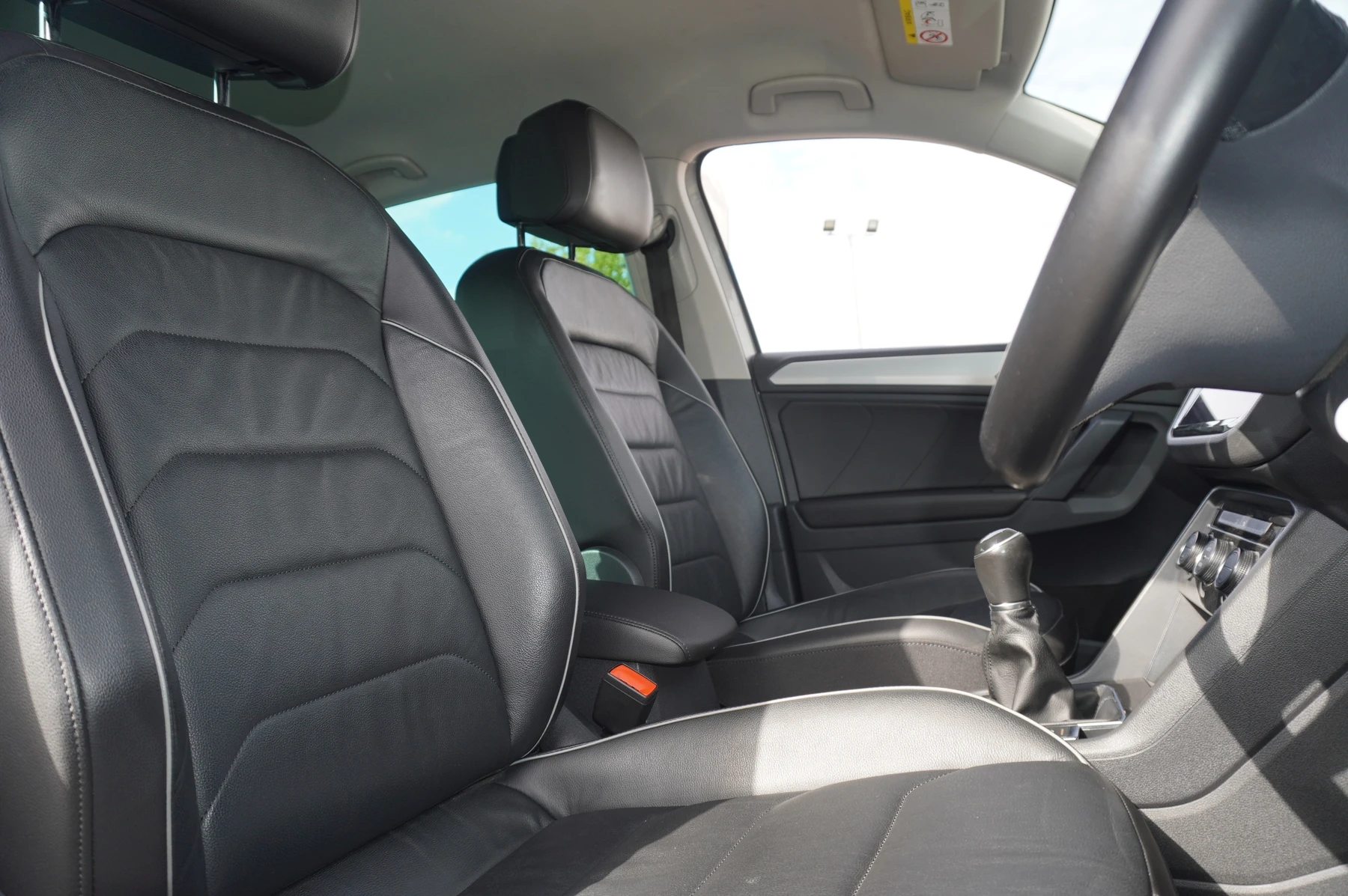 Volkswagen-Tiguan-image-12