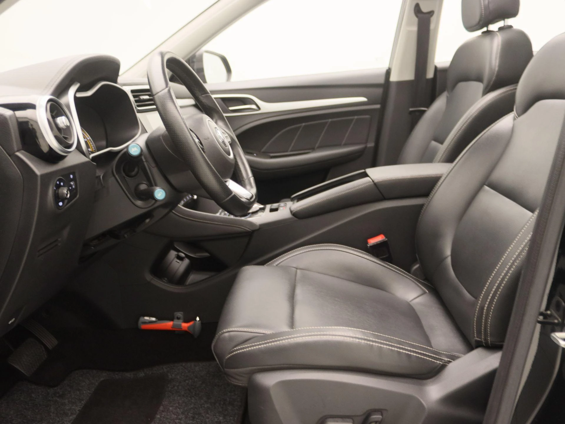MG-ZS EV-image-12