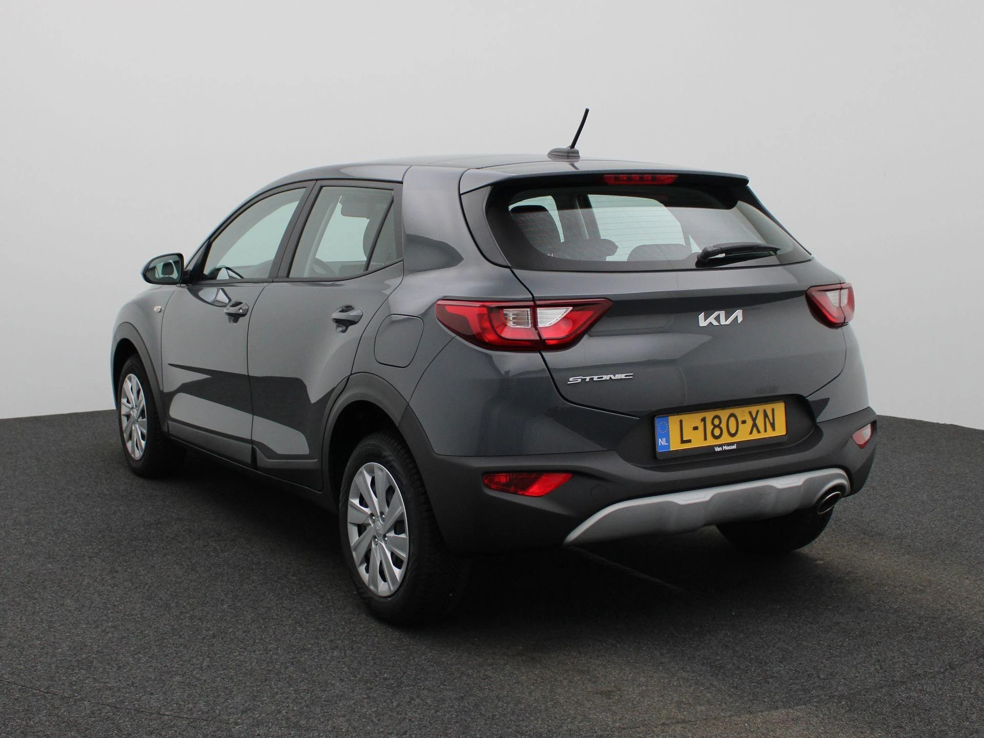 Kia-Stonic-image-1