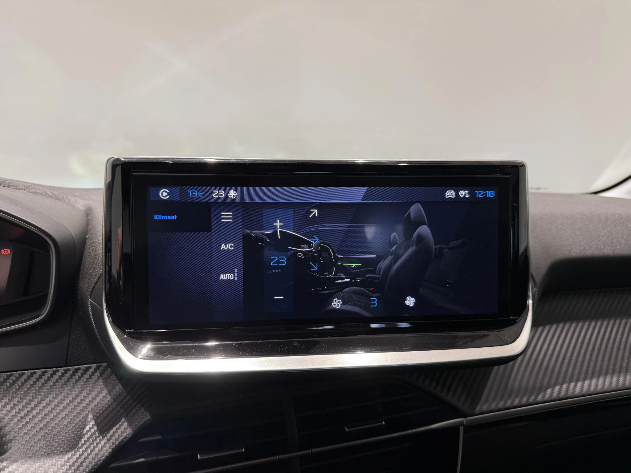 Peugeot-208-image-19