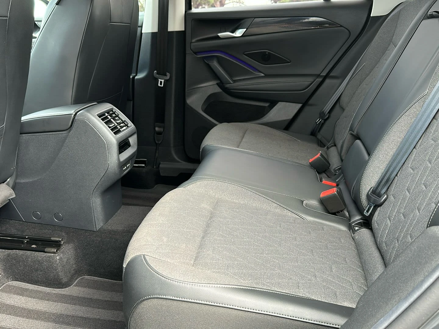 Volkswagen-Tiguan-image-6