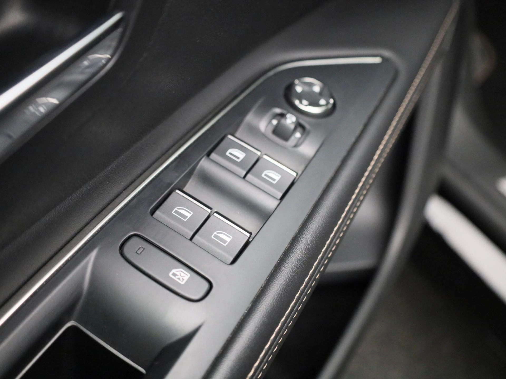 Peugeot-5008-image-37