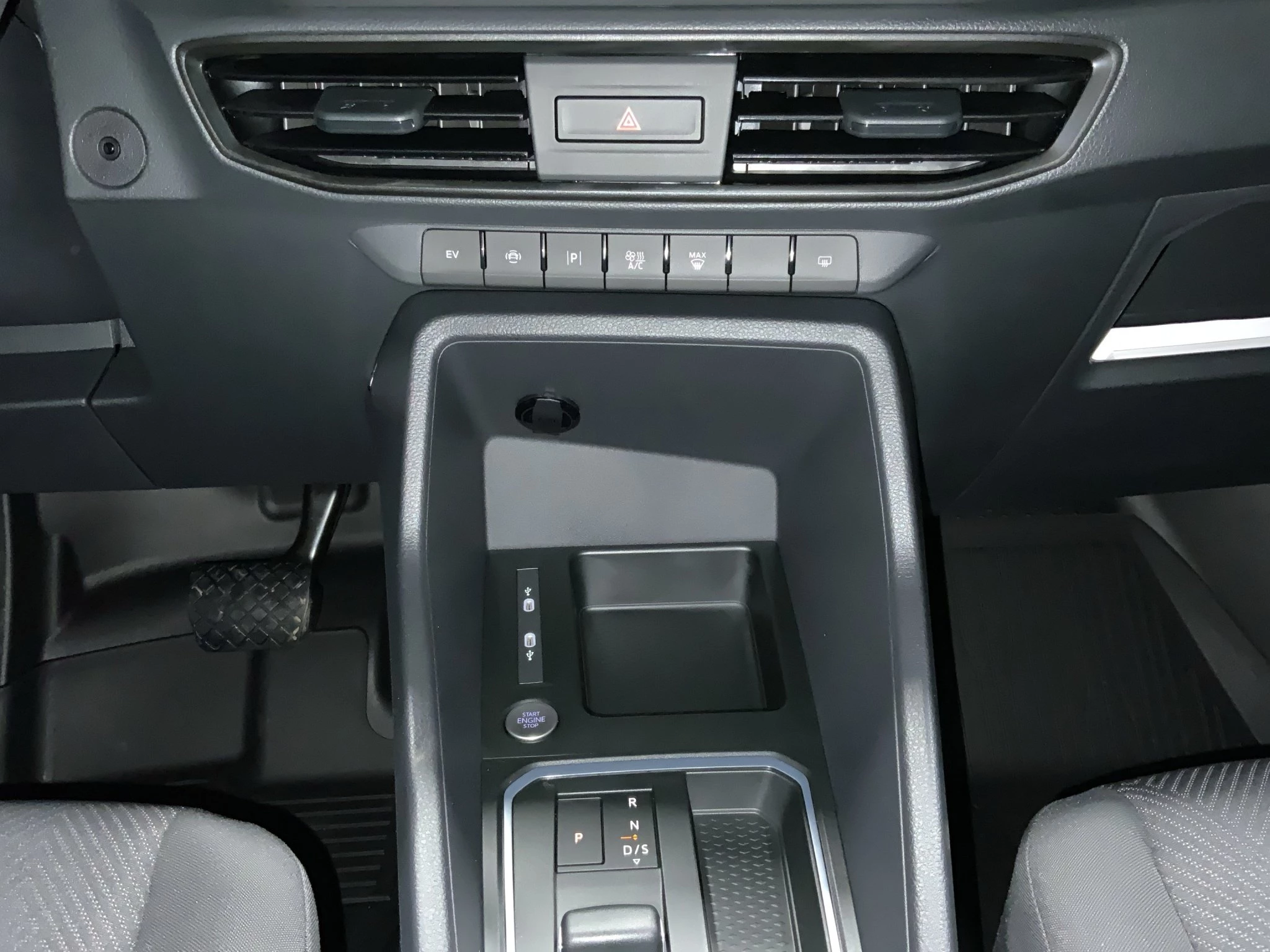 Ford Transit Connect FlexCab Trend L2 1.5 l EcoBoost PHEV. 6-Gang-Automatik. FWD