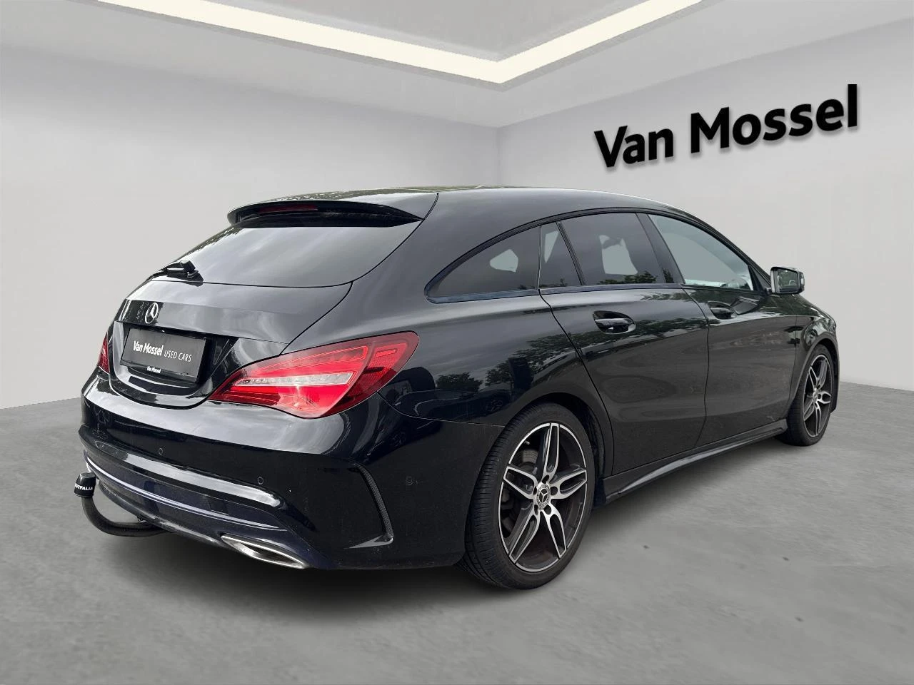 Mercedes-Benz-CLA-image-3