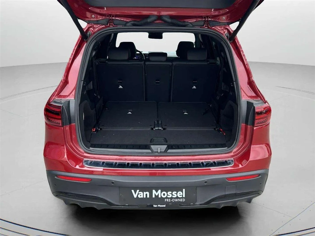 Mercedes-Benz-EQB-image-22