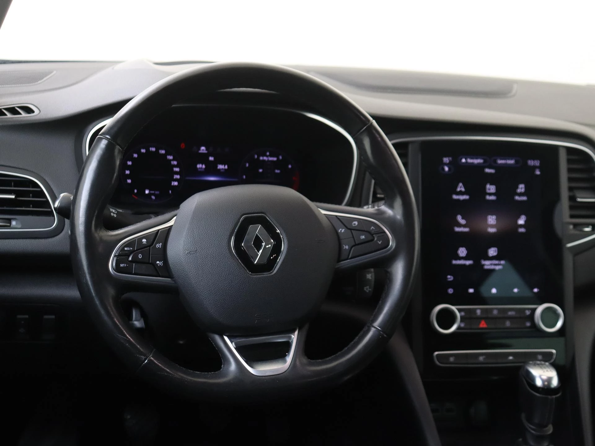 Renault-Mégane Estate-image-13
