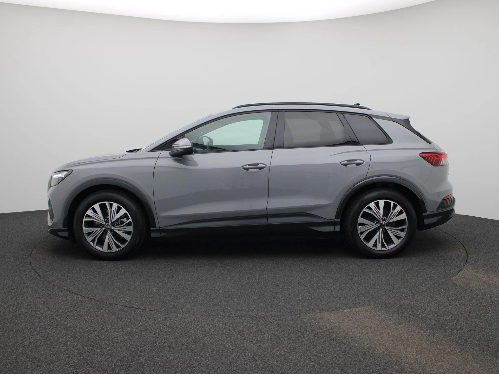 Audi-Q4 e-tron-image-3