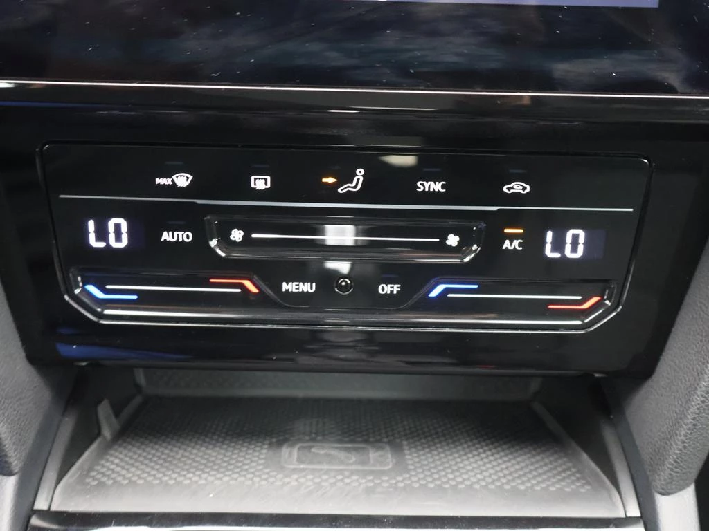 Volkswagen Passat Passat Style 'Business' 2.0TDI 122PK *AUTOMAAT*NAVI*CAMERA*ACC*PDC*APP*-CONNECT*...*