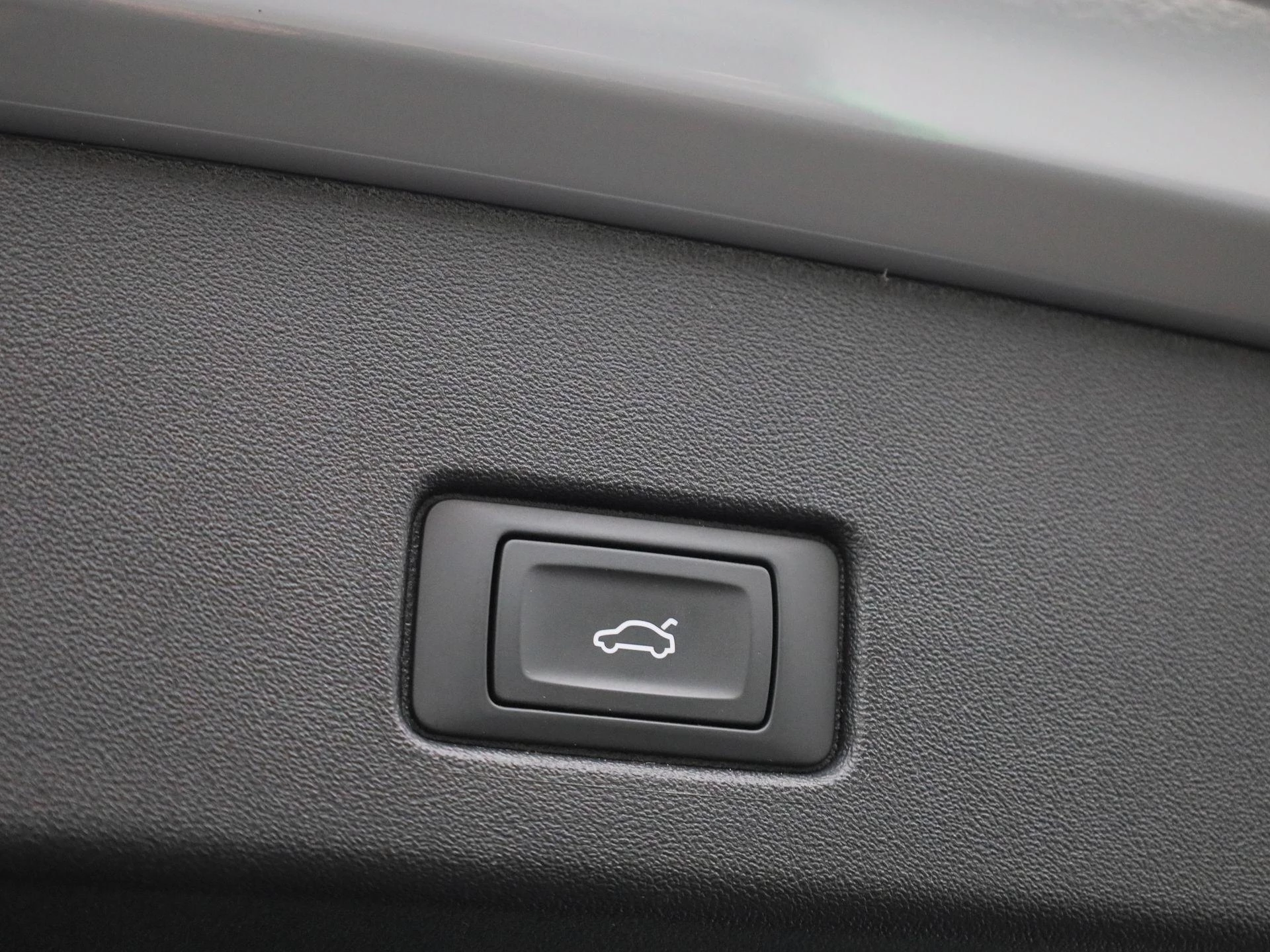 Audi-Q4 e-tron-image-14