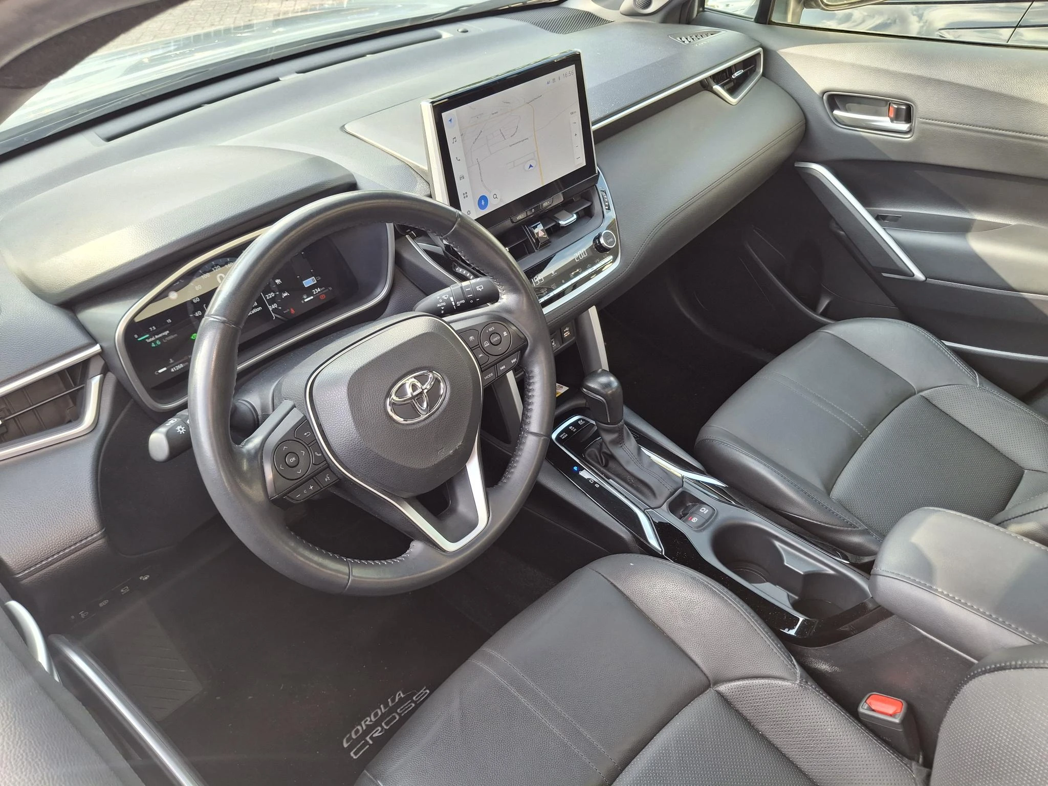 Toyota-Corolla Cross-image-8