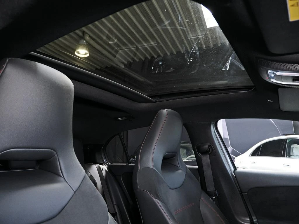 Mercedes-Benz-A-Klasse 250 e-image-14