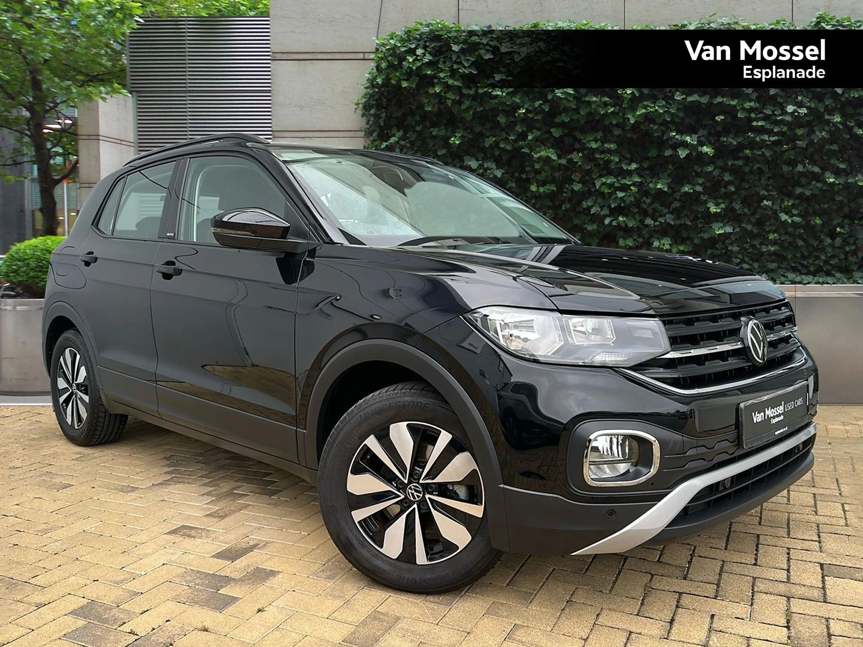 Volkswagen-T-Cross-image-0