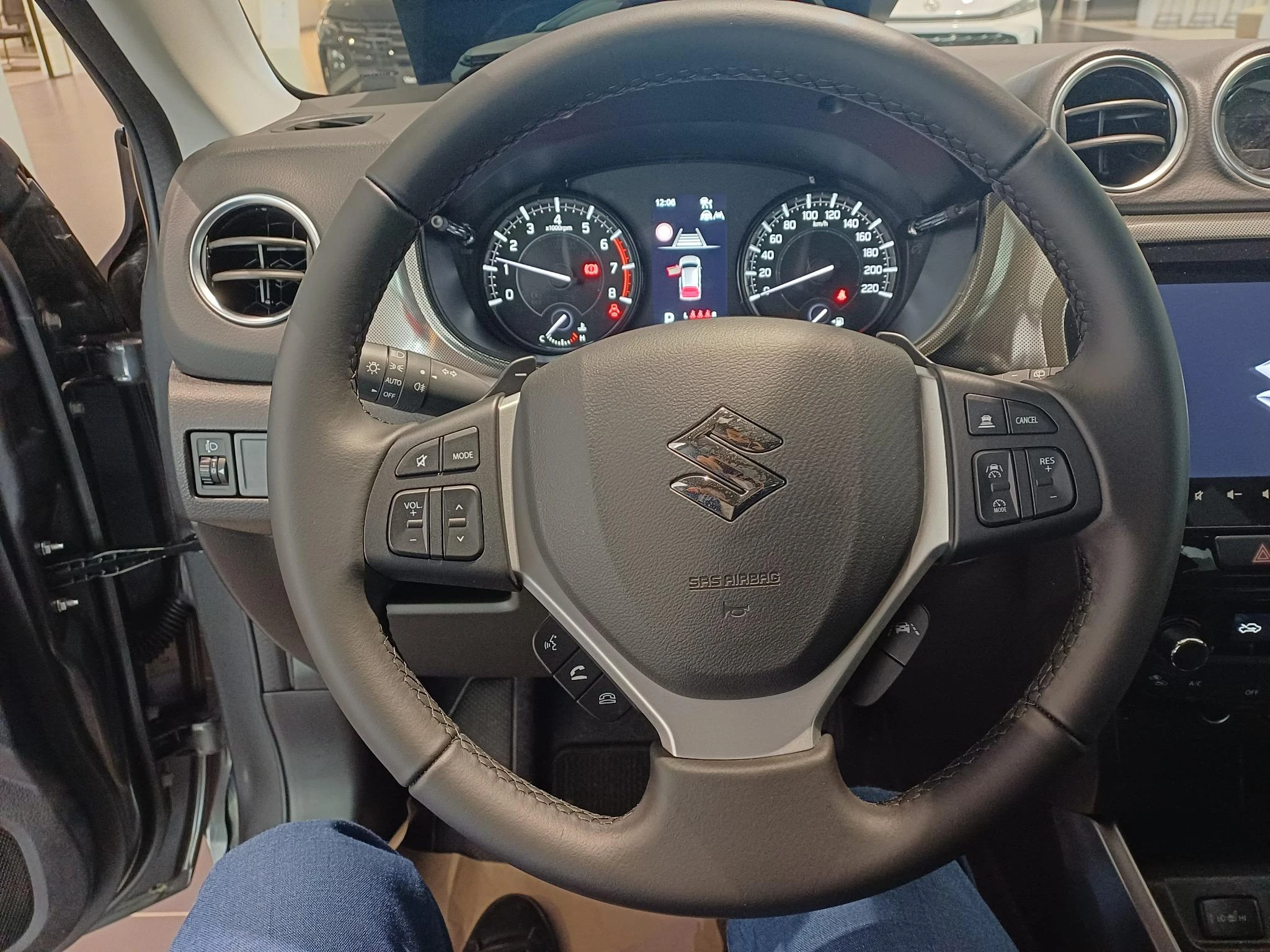 Suzuki-Grand Vitara-image-13