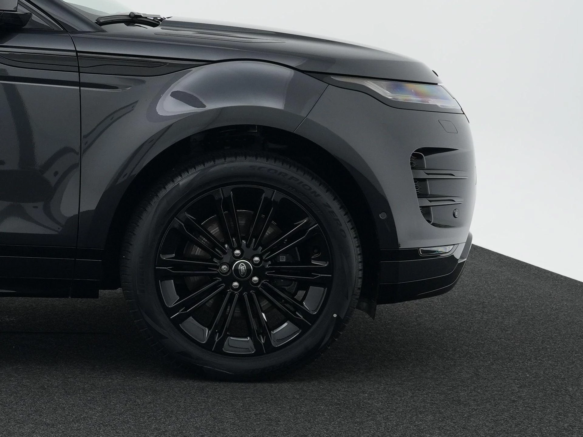 Land Rover-Range Rover Evoque-image-9
