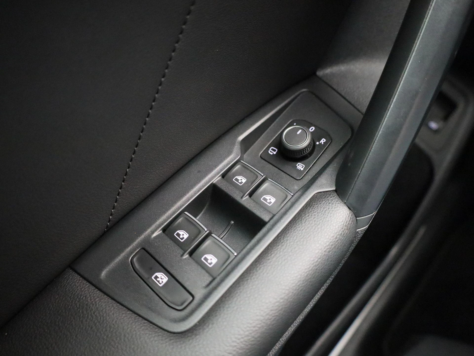 Volkswagen-Tiguan-image-23