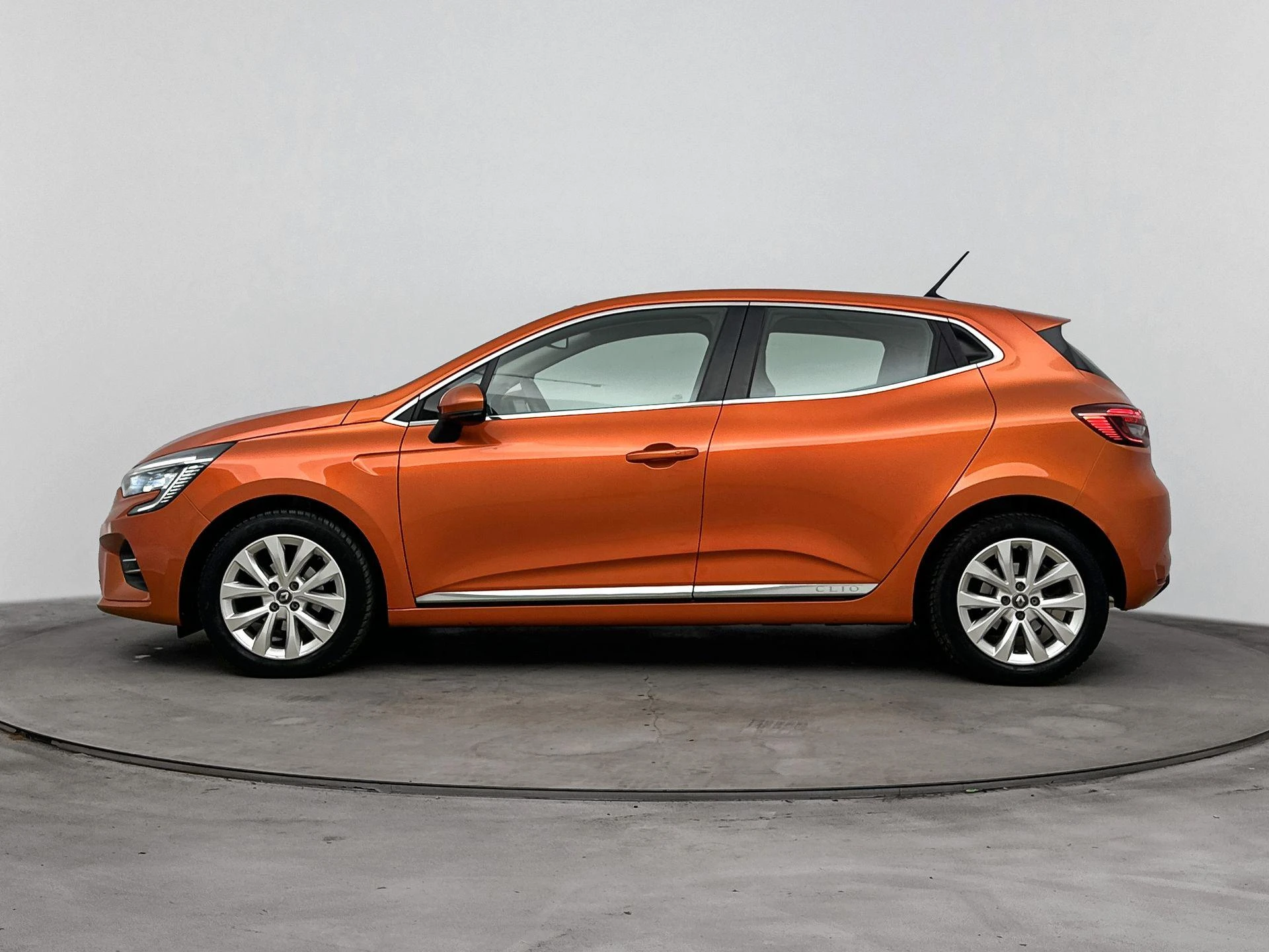 Renault-Clio-image-1