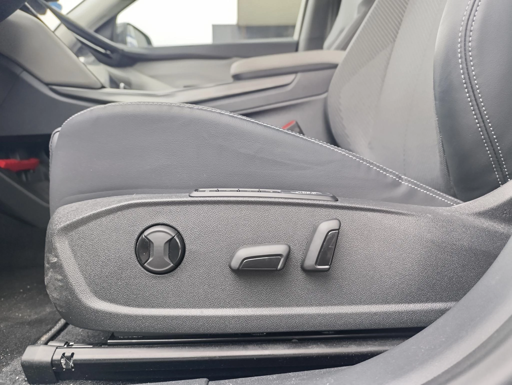 Ford-Explorer-image-17