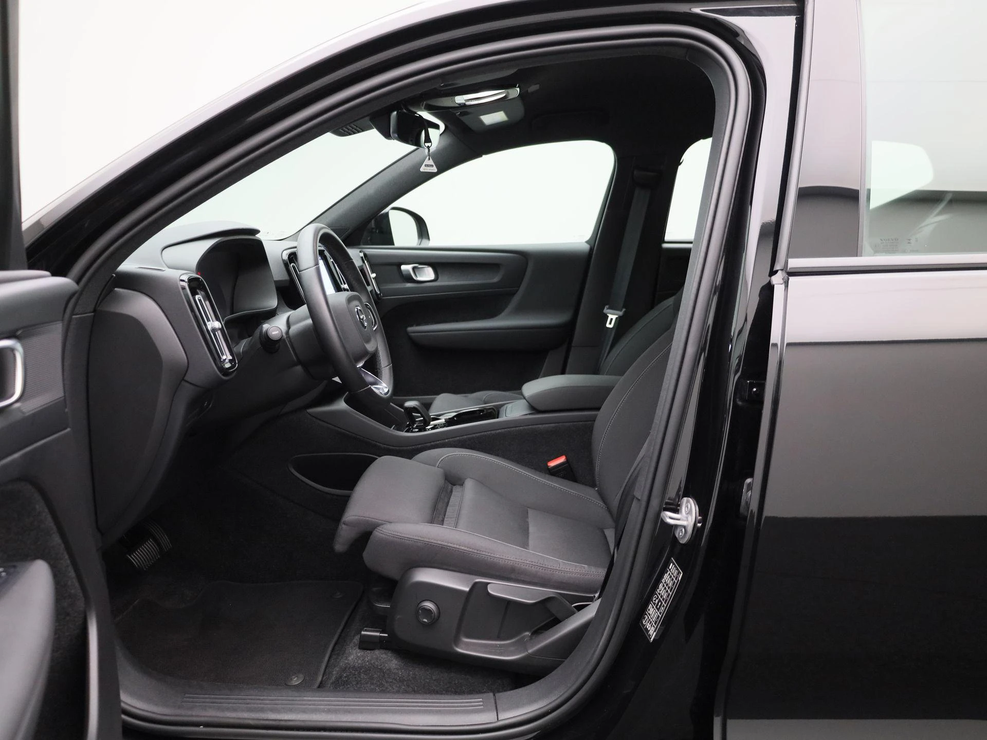 Volvo-XC40-image-8