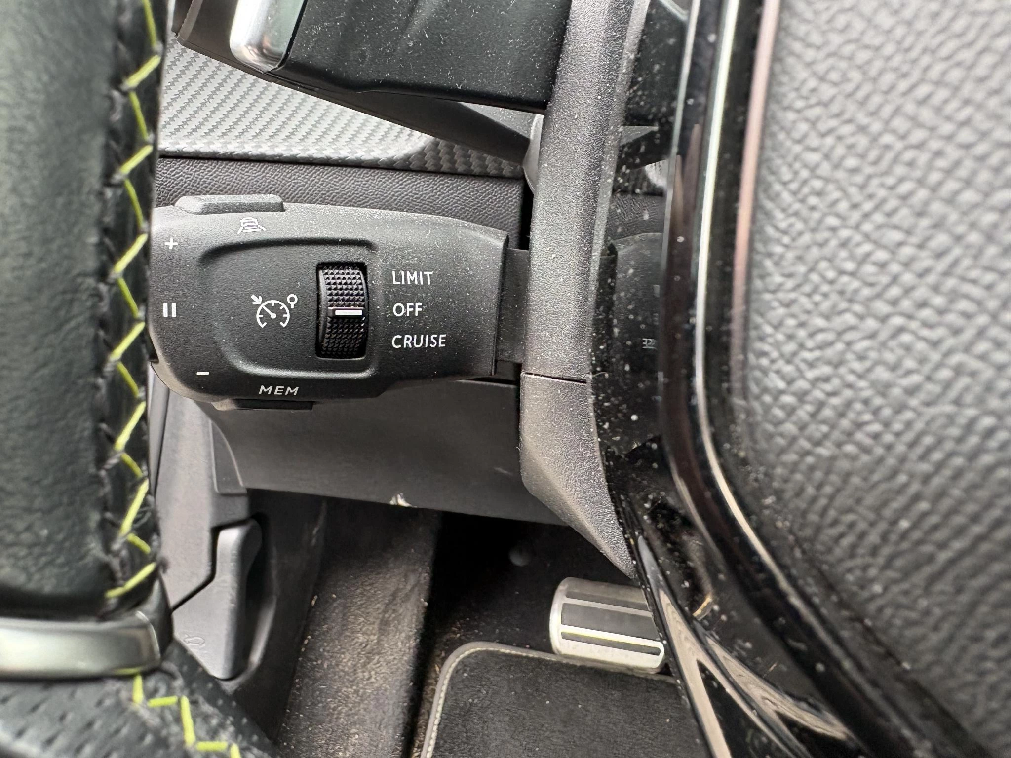 Peugeot-208-image-28