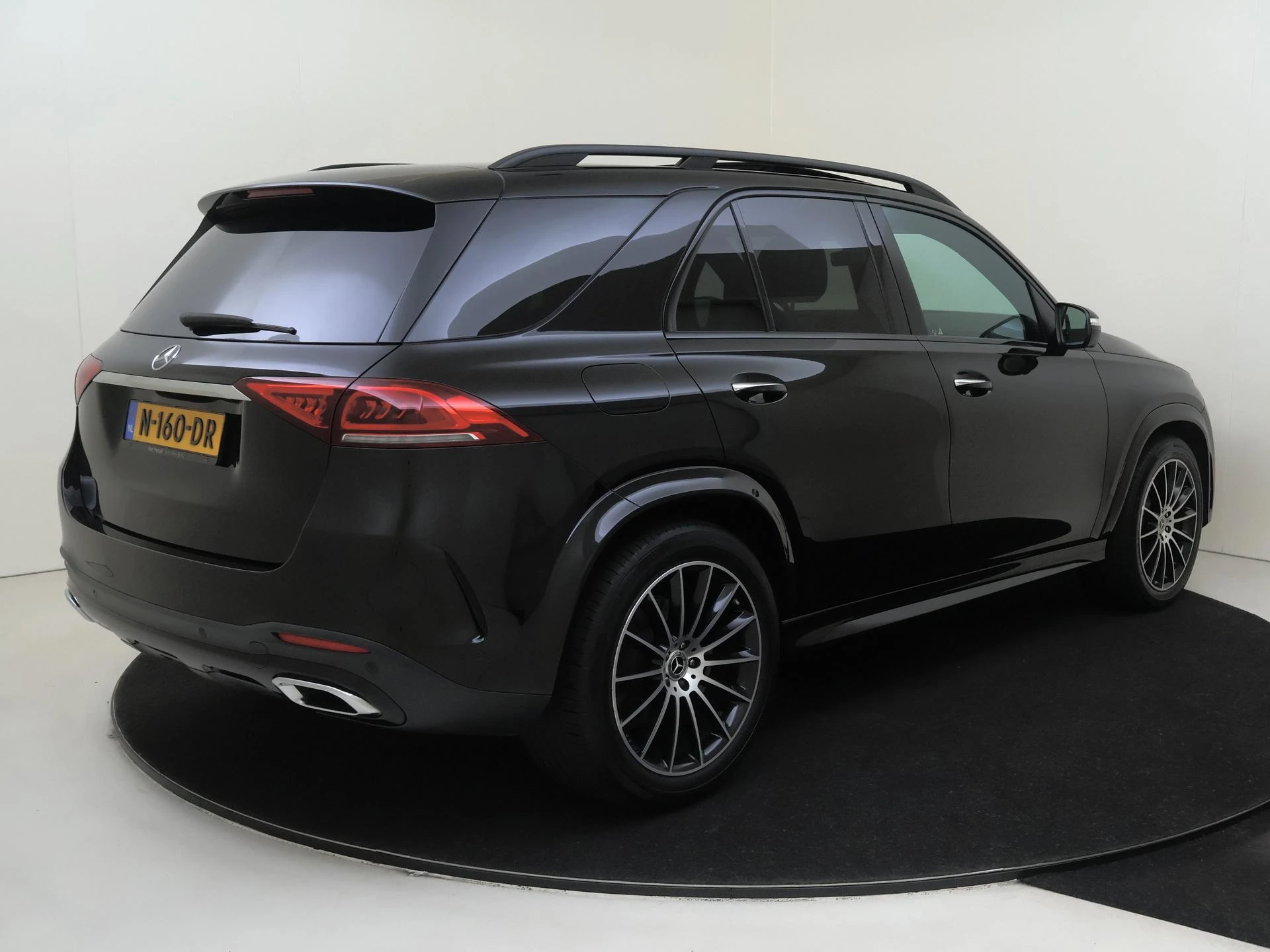 Mercedes-Benz-GLE-image-3