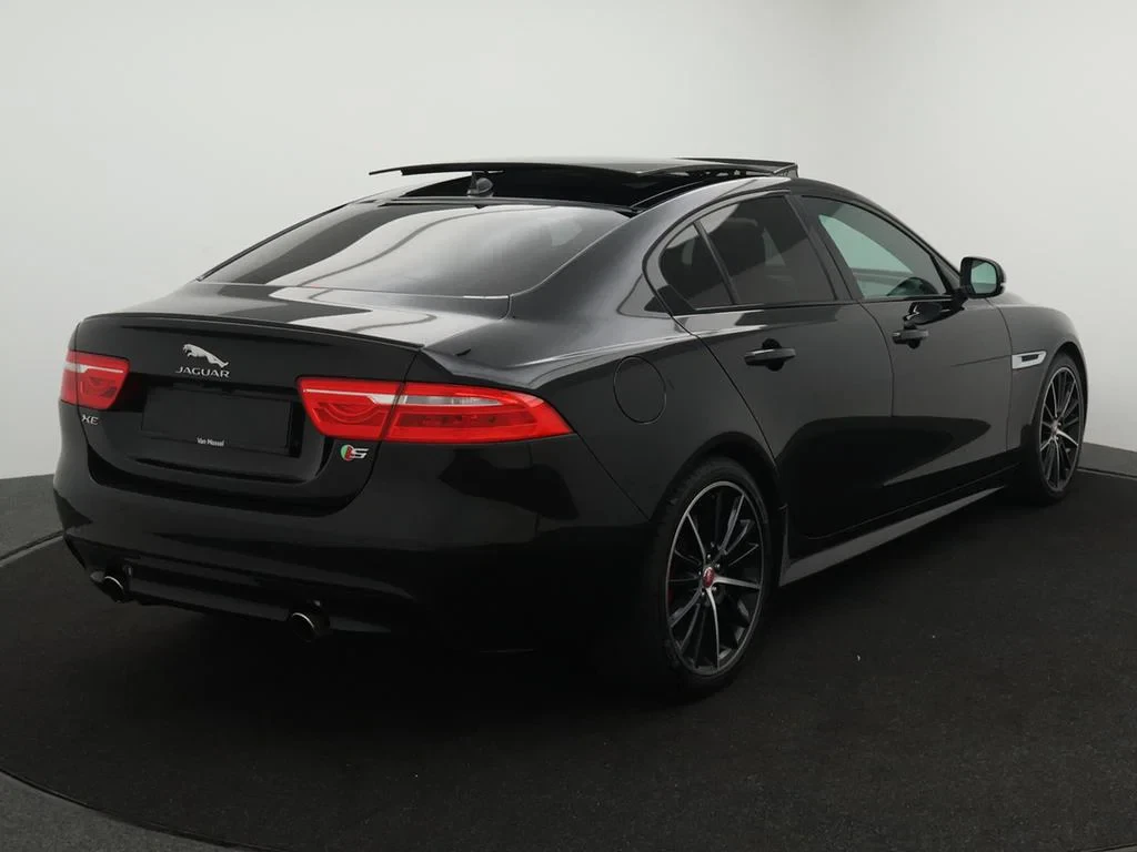 Jaguar-XE-image-1
