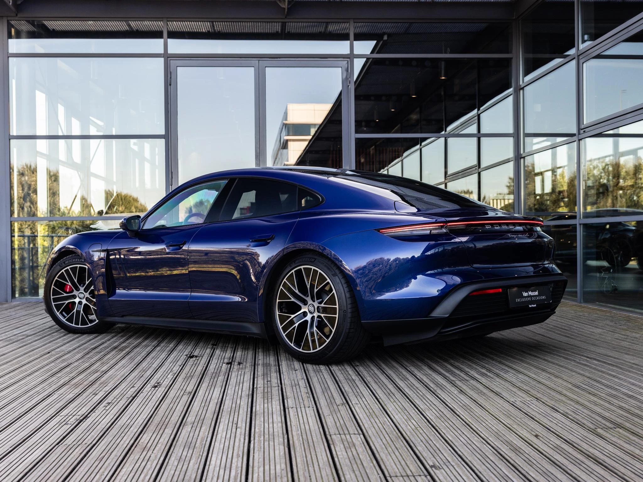 Porsche-Taycan-image-9