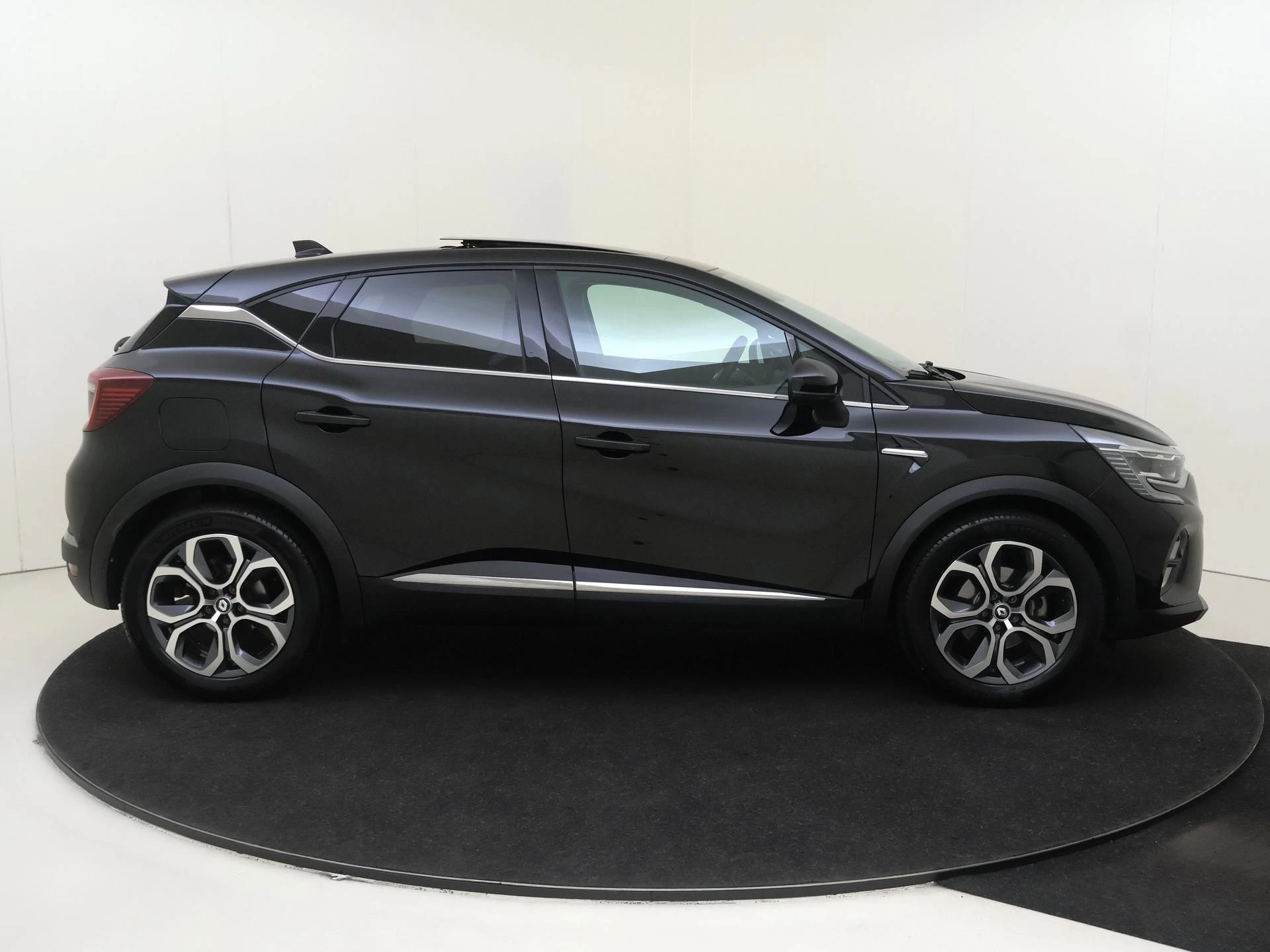 Renault Captur 1.6 E-Tech Hybrid 145 Intens