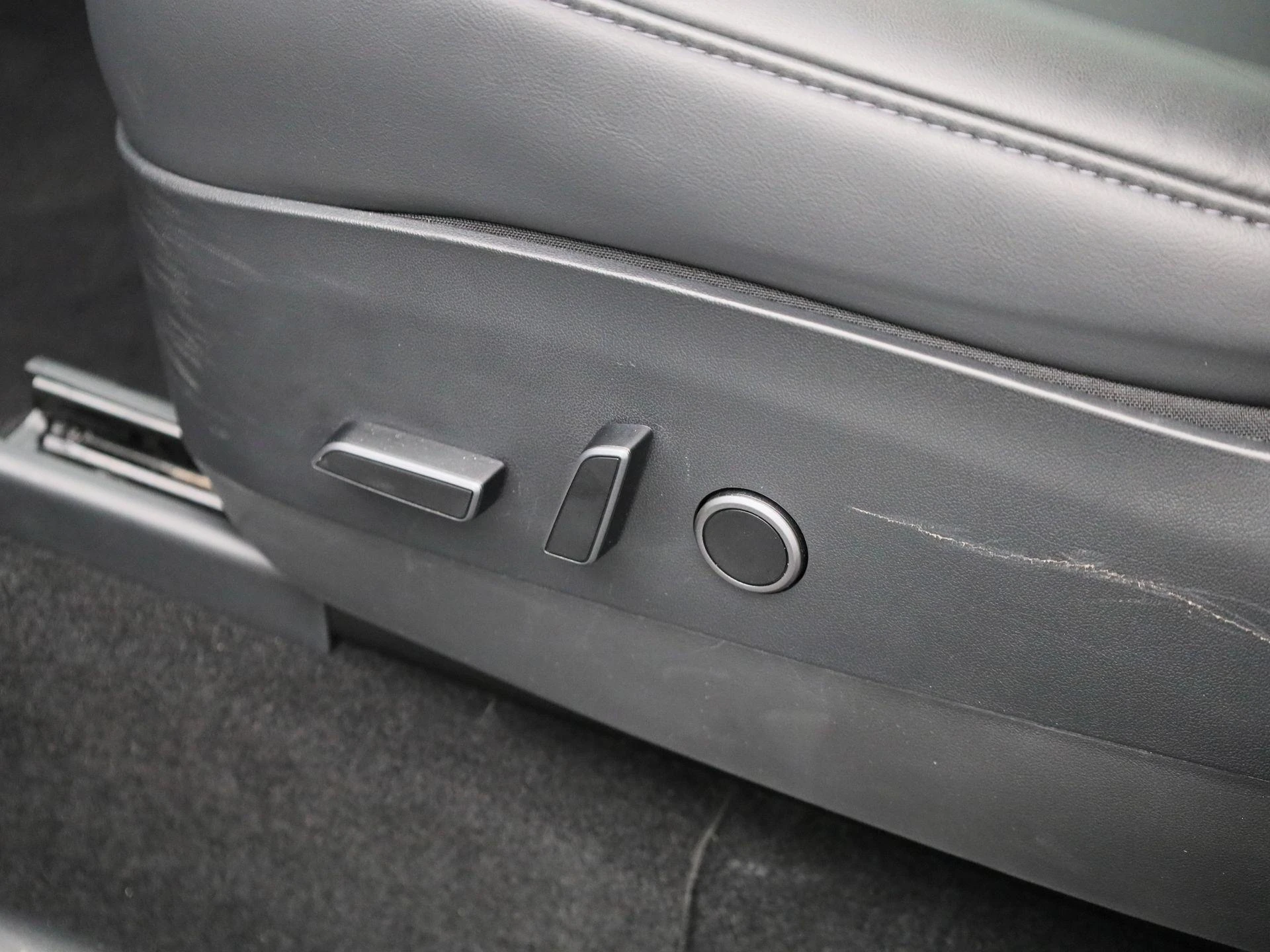 Tesla-Model Y-image-31