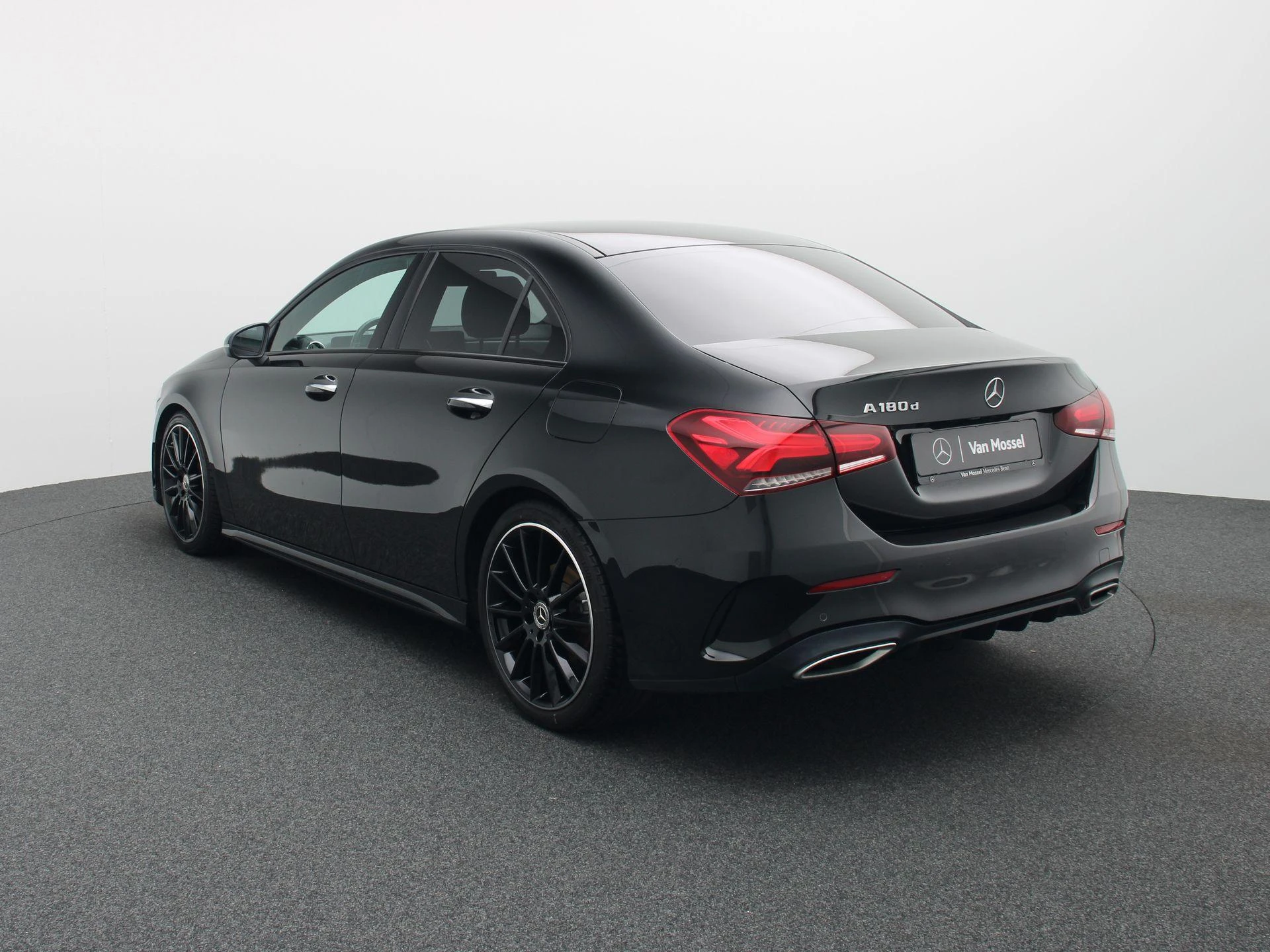 Mercedes-Benz-A-Klasse-image-1