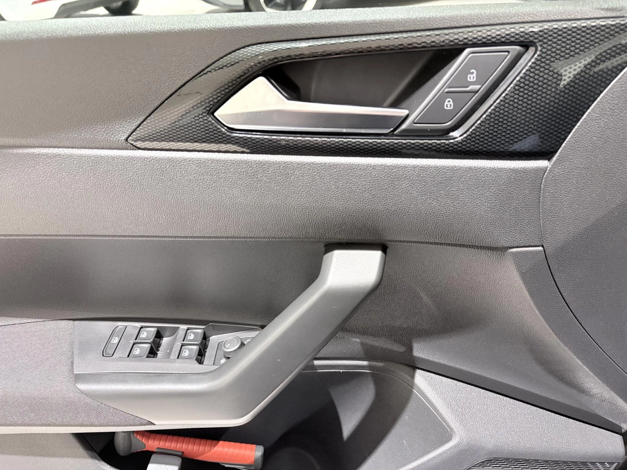 Volkswagen-Polo-image-8