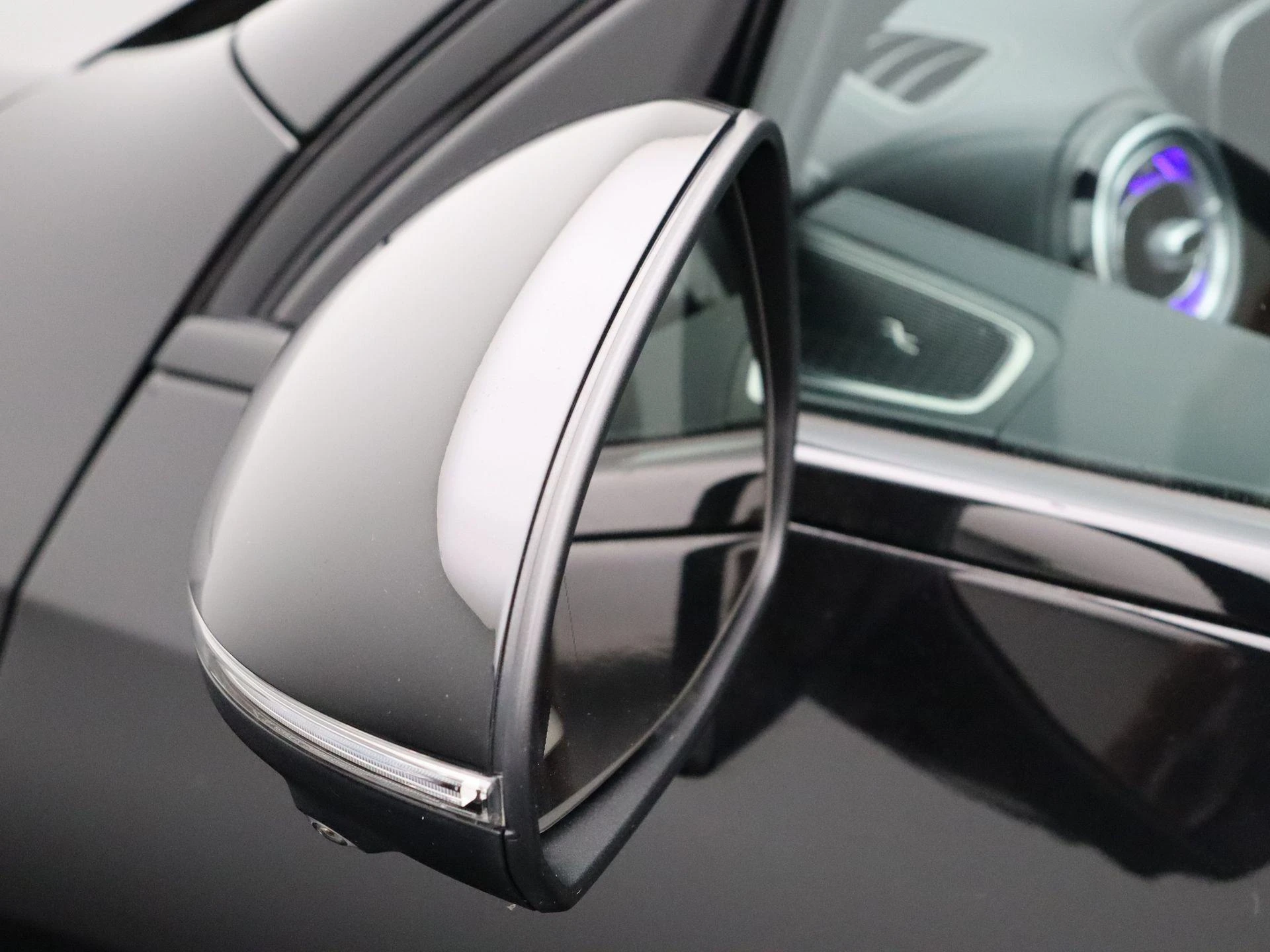 Mercedes-Benz-GLC-image-7