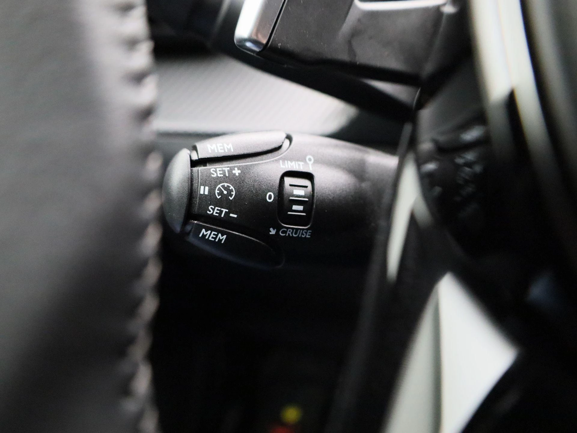 Peugeot 2008 1.2 PureTech Active Pack
