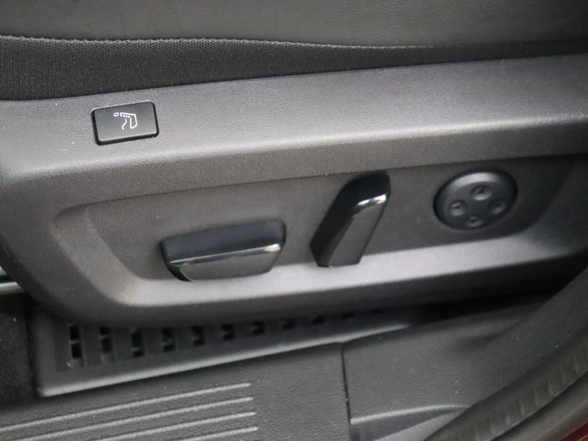Nissan-QASHQAI-image-25