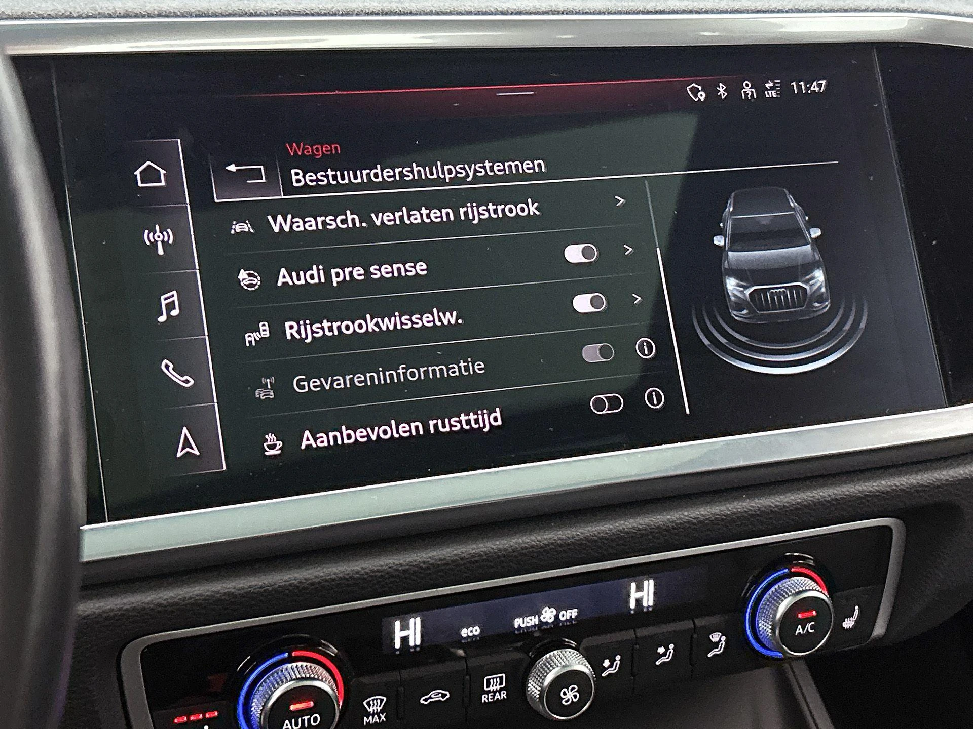 Audi-Q3-image-25